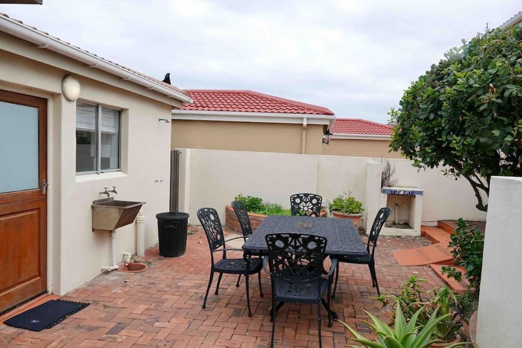 Whales & Waves Vila Hermanus Exterior foto